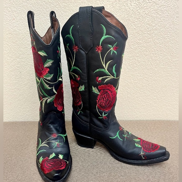 Circle G Shoes - Circle g flowered western embroidered boots